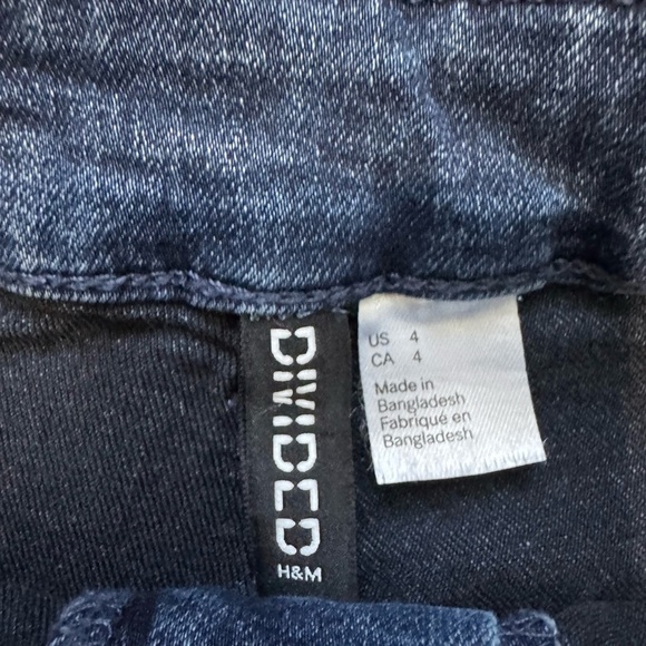 High-Waisted Cheeky Denim Shorts! - Picture 3 of 5